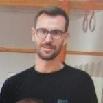 Cyril Veillard devant un espalier