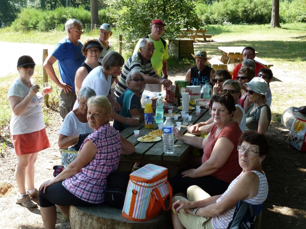 Pique le midi à l'occasion de la sortie au lac de Trémelin